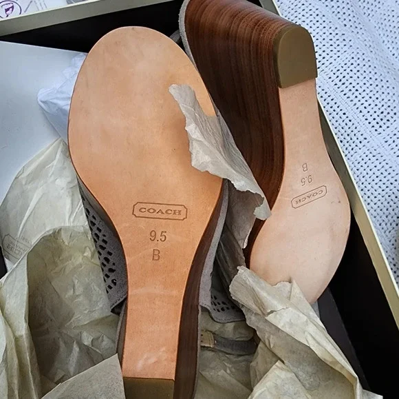 Coach Chastity‎ Op Art Laser Wedges 9.5 NEW - Picture 5 of 12